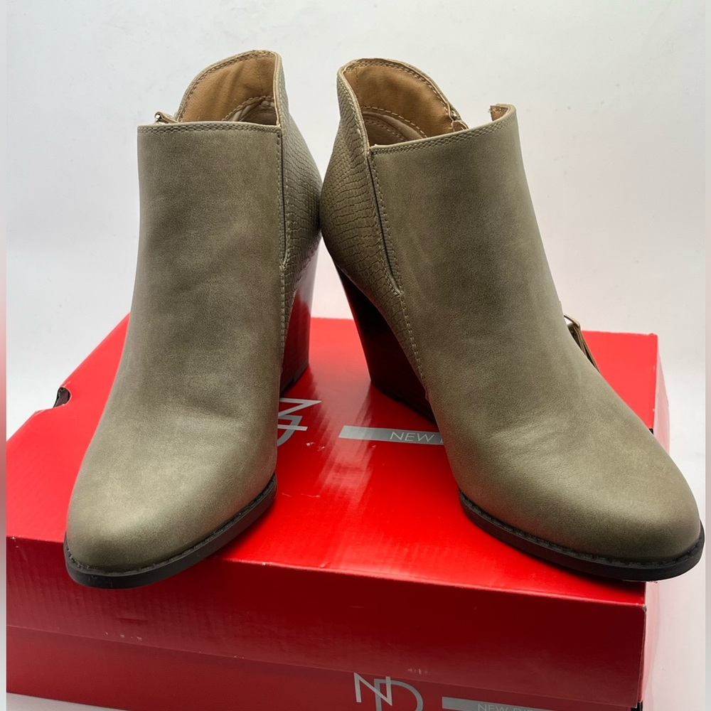 New Directions Booties Sarita Taupe Style Women's Size #2900030 New in Box 7M